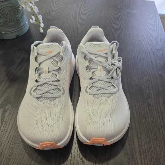 Altra Women's FWD VIA Sneakers - Light Grey - Picture 1 of 8